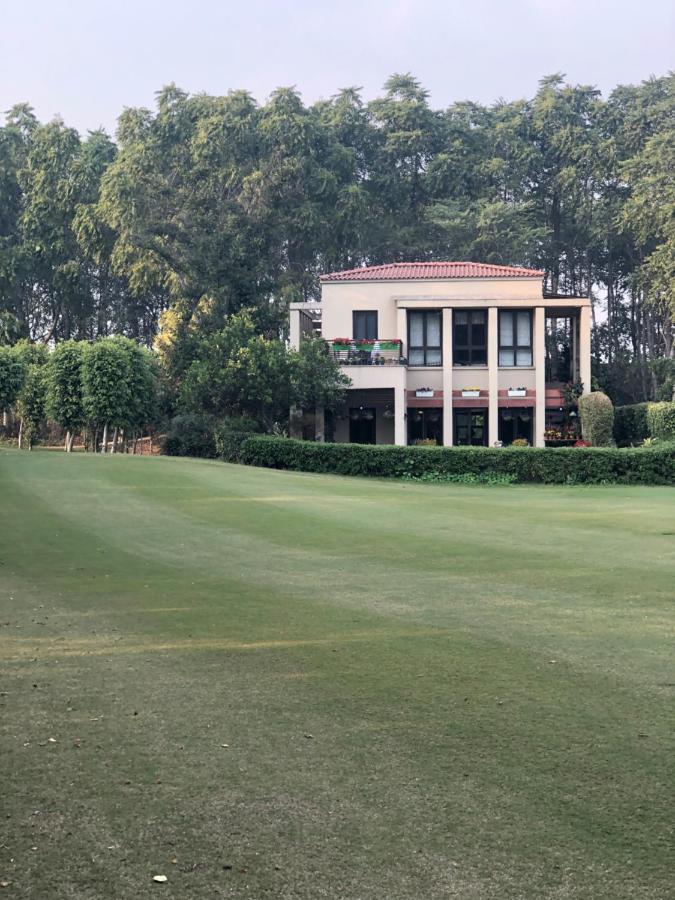 Villa At Tarudhan Valley Golf Resort Manesar Exterior foto